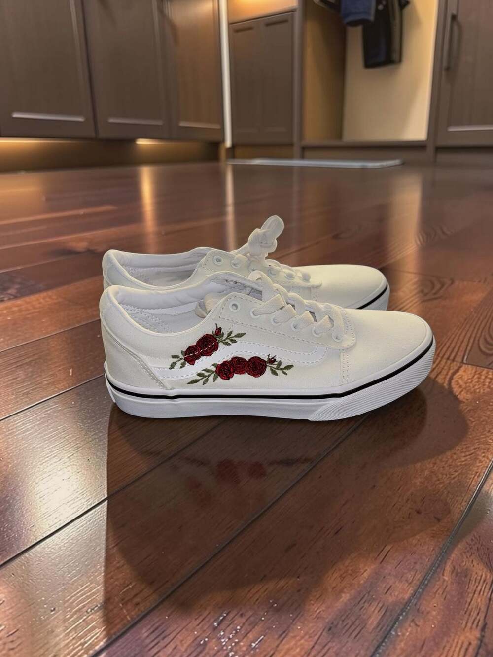 Vans Kids Ward Rose Embroidery White Canvas Sneakers Size 1Y